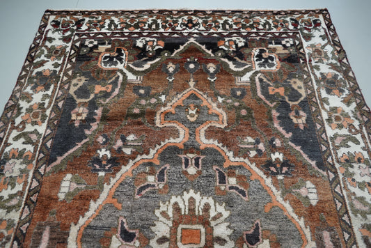 Vintage Handmade Bakhtiari Rug | 304 x 211 cm