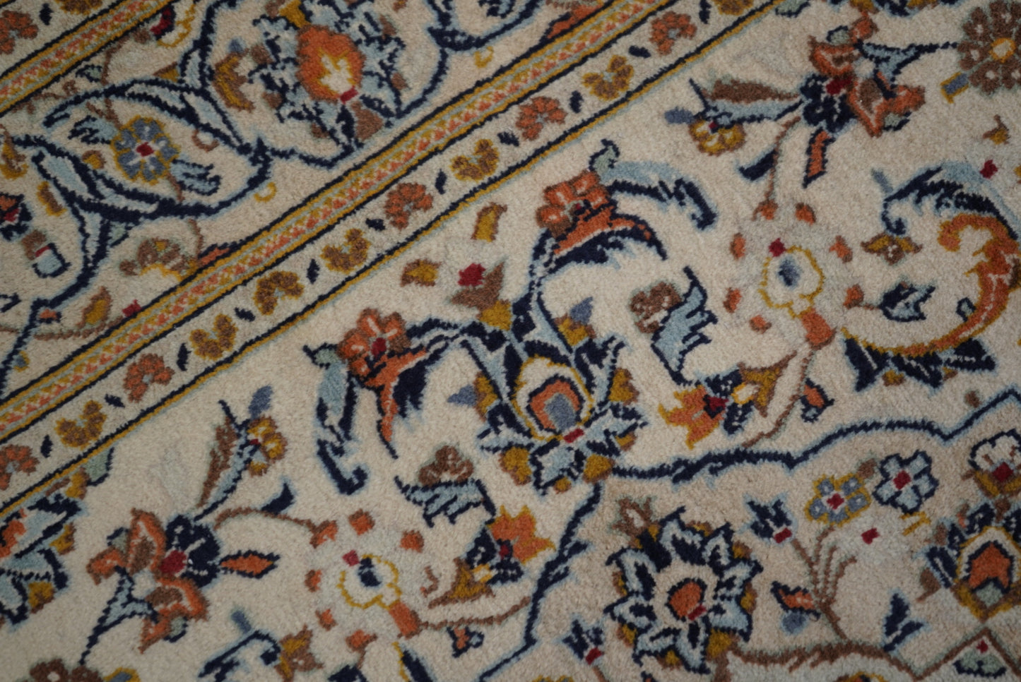 Vintage Persian Kashan Cream Wool Rug | Handmade | 283 x 148 cm