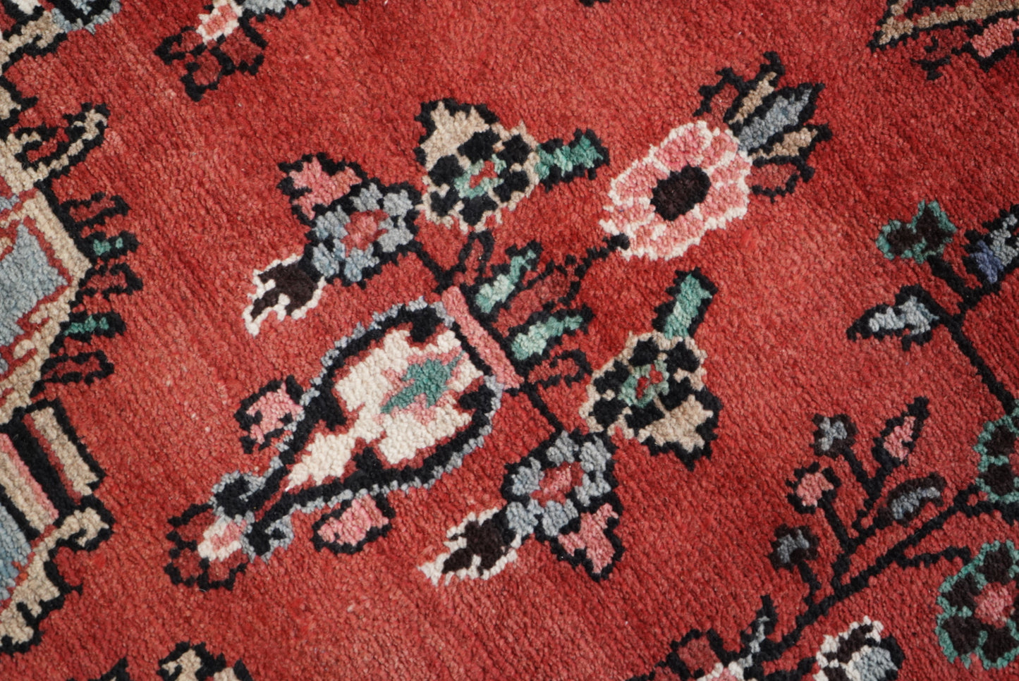 Vintage Persian Bibikabad Red Wool Rug | Handmade | 284 x 205 cm