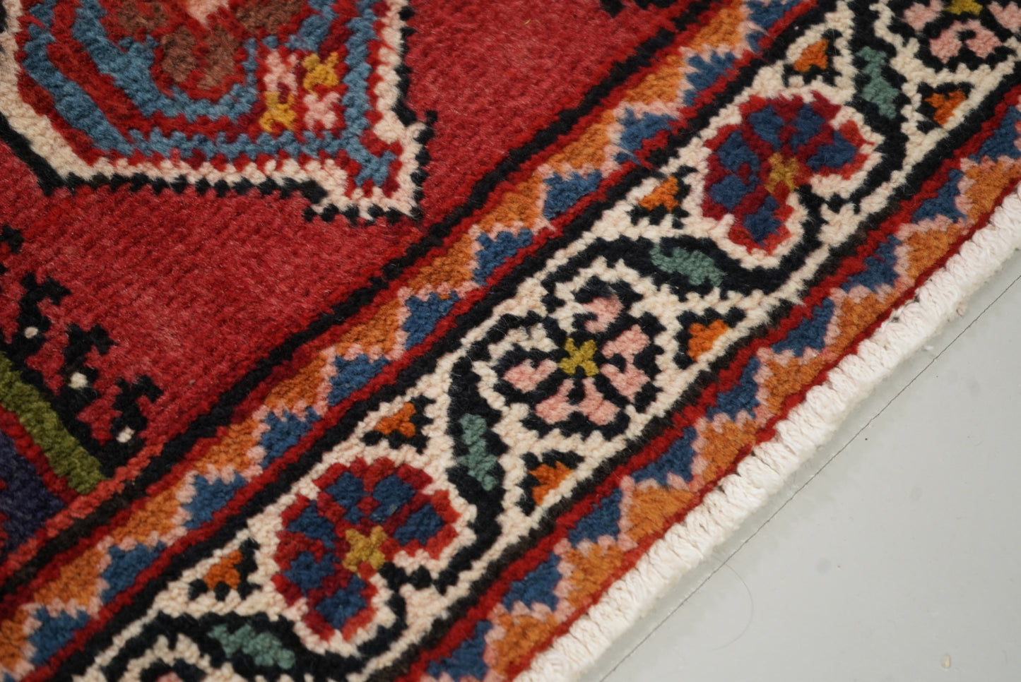 Vintage Handmade Mahabad rug 192 x 132 cm
