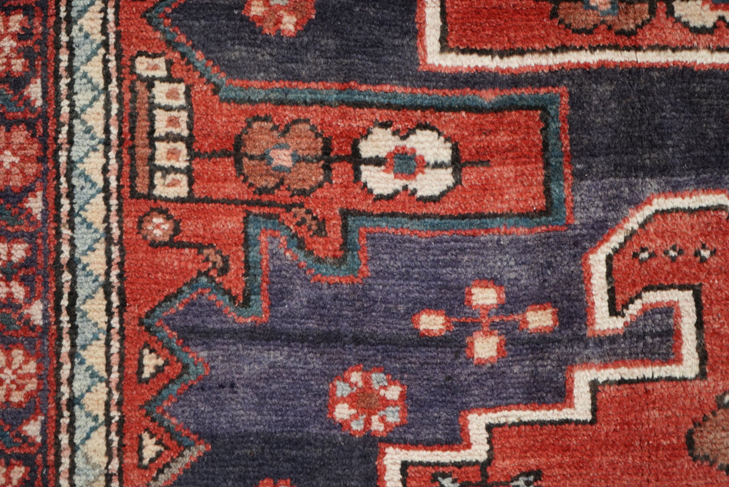Handmade Vintage Tribal Medallion Rug 196 x 137 cm Wool Carpet