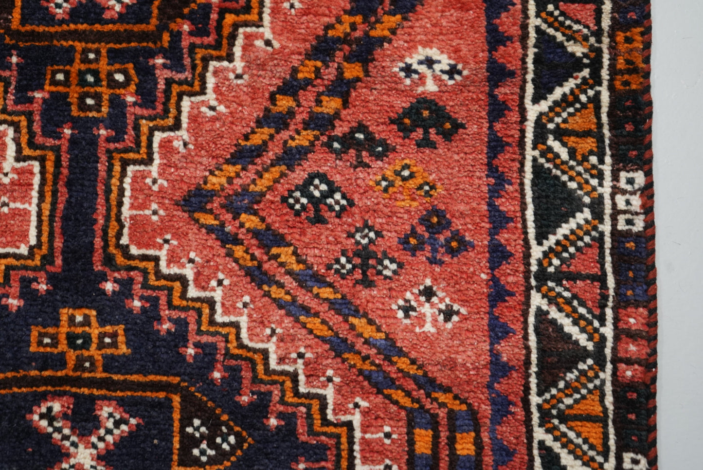 Handmade Persian Shiraz Tribal Wool Rug | 145 x 96 cm | Red & Navy | Vintage