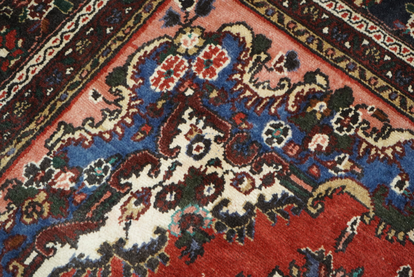 Vintage Persian Bibikabad Red Wool Floral Medallion Rug | Handmade | 295 x 212 cm