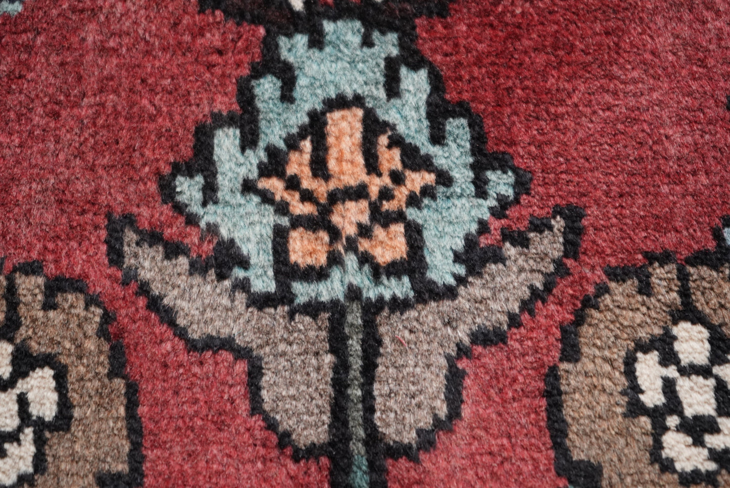 Vintage Handmade Bakhtiari Runner Rug | 290 x 107 cm