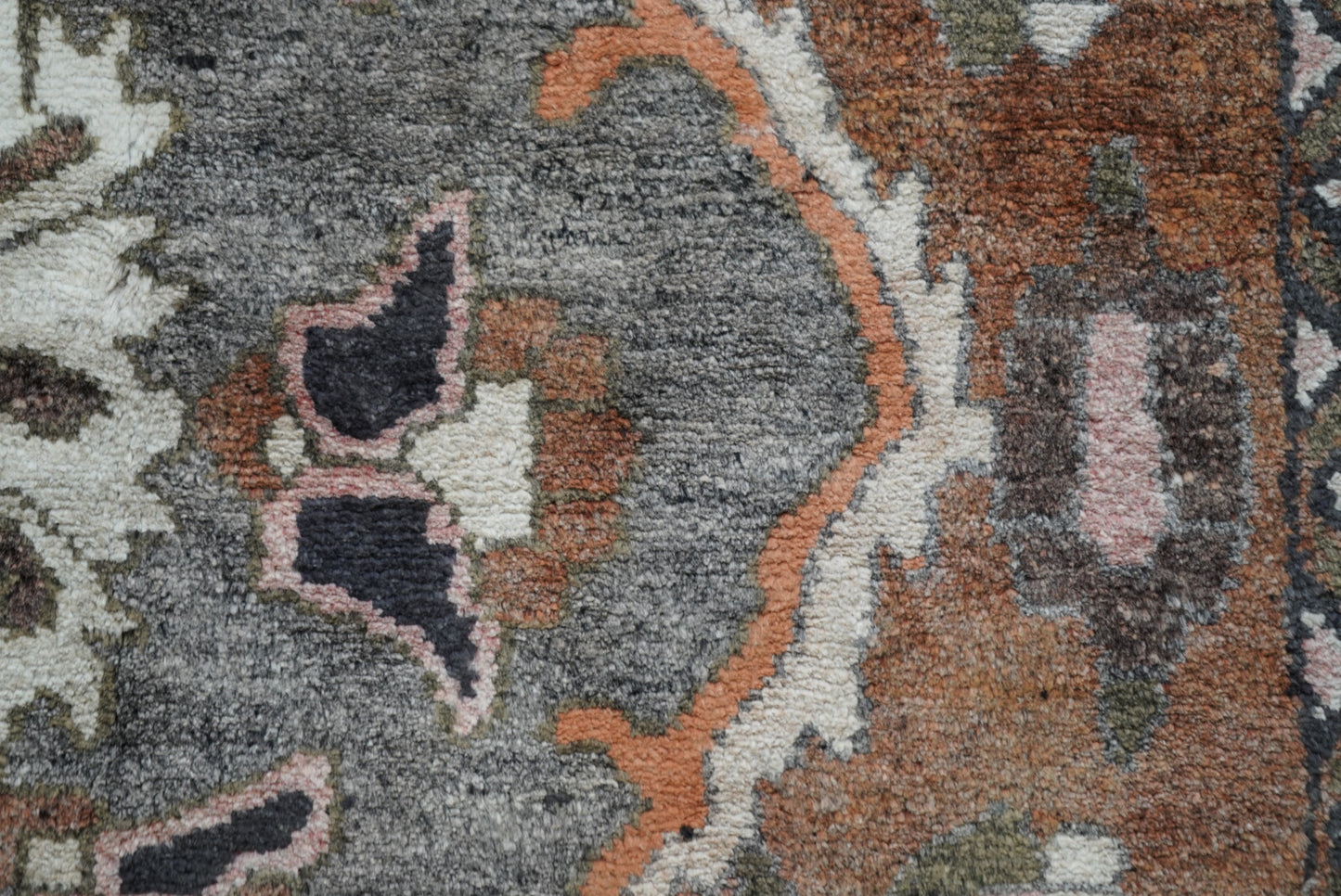 Vintage Handmade Bakhtiari Rug | 304 x 211 cm