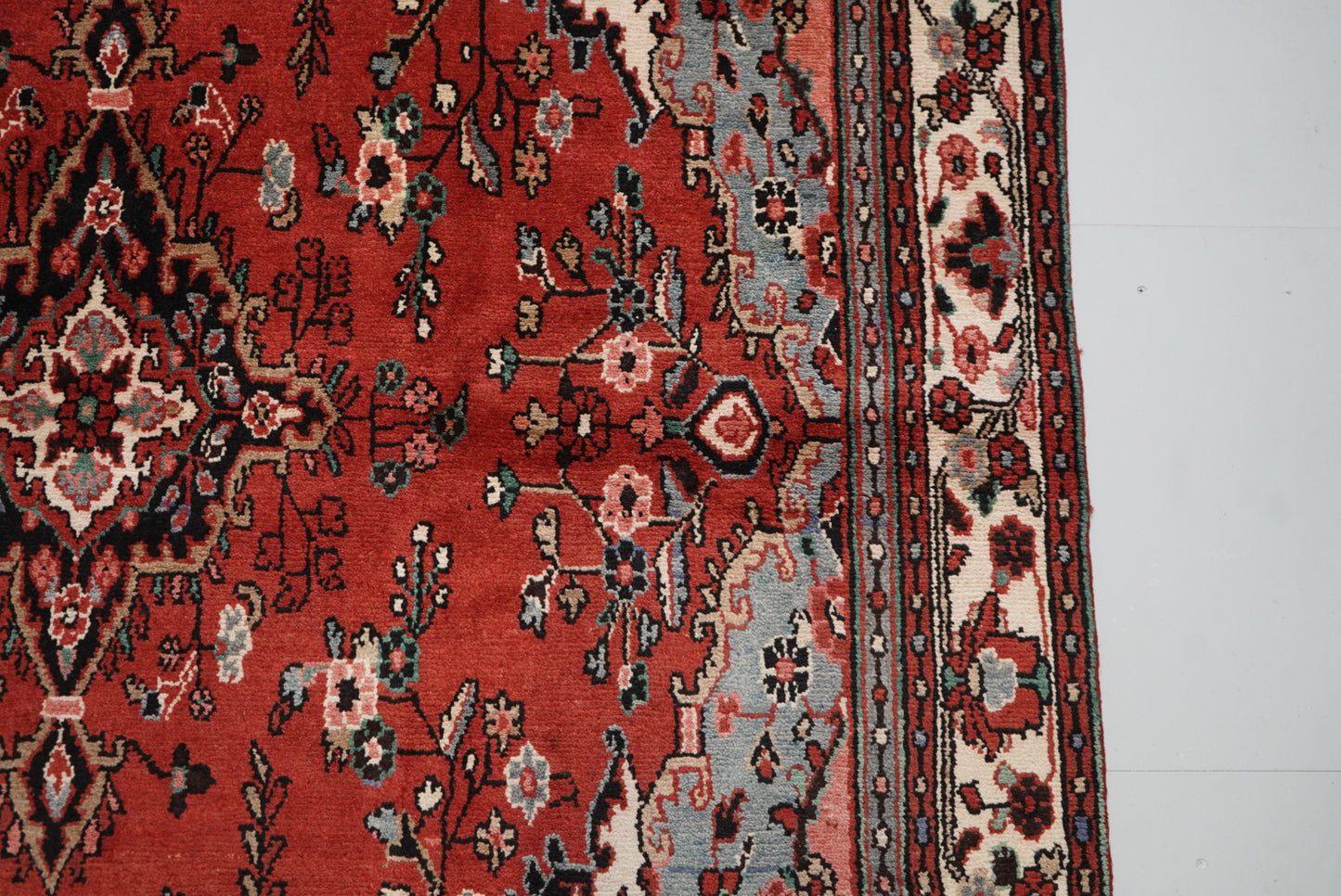 Vintage Persian Bibikabad Red Wool Rug | Handmade | 284 x 205 cm