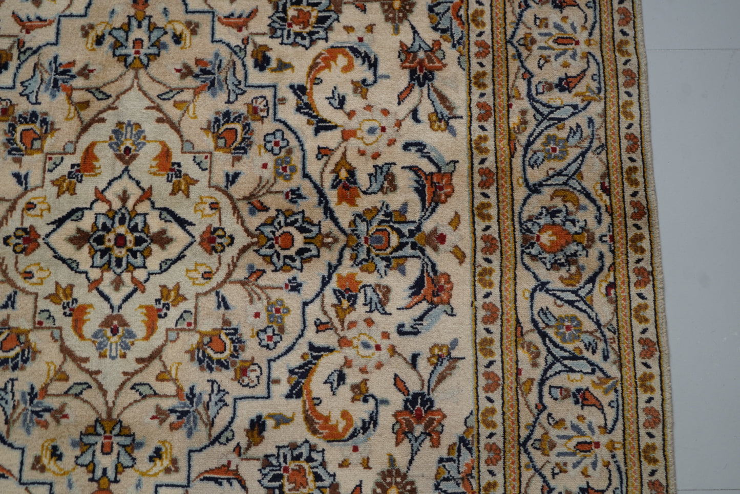 Vintage Persian Kashan Cream Wool Rug | Handmade | 283 x 148 cm