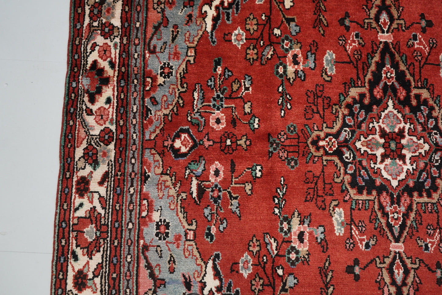 Vintage Persian Bibikabad Red Wool Rug | Handmade | 284 x 205 cm