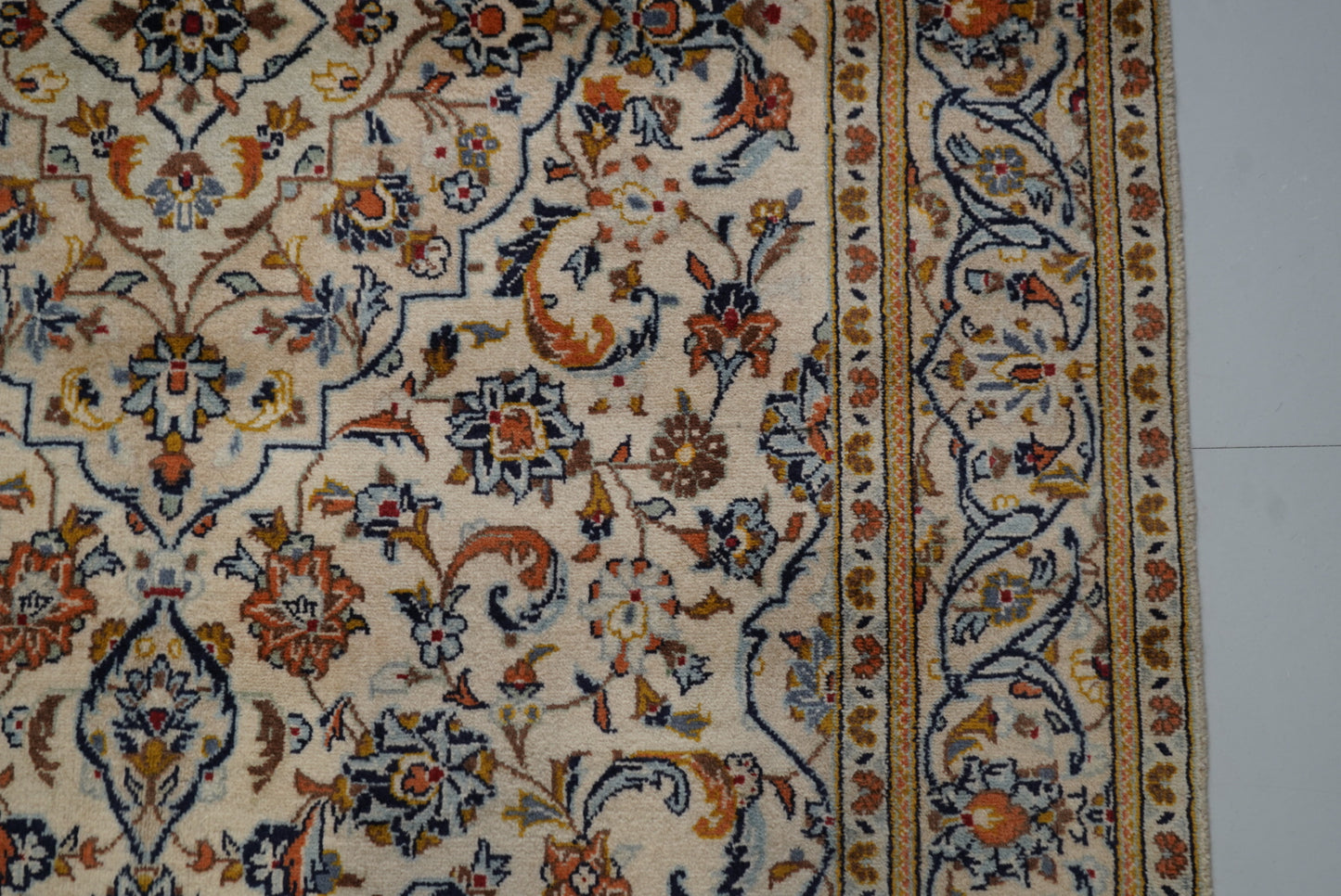 Vintage Persian Kashan Cream Wool Rug | Handmade | 283 x 148 cm
