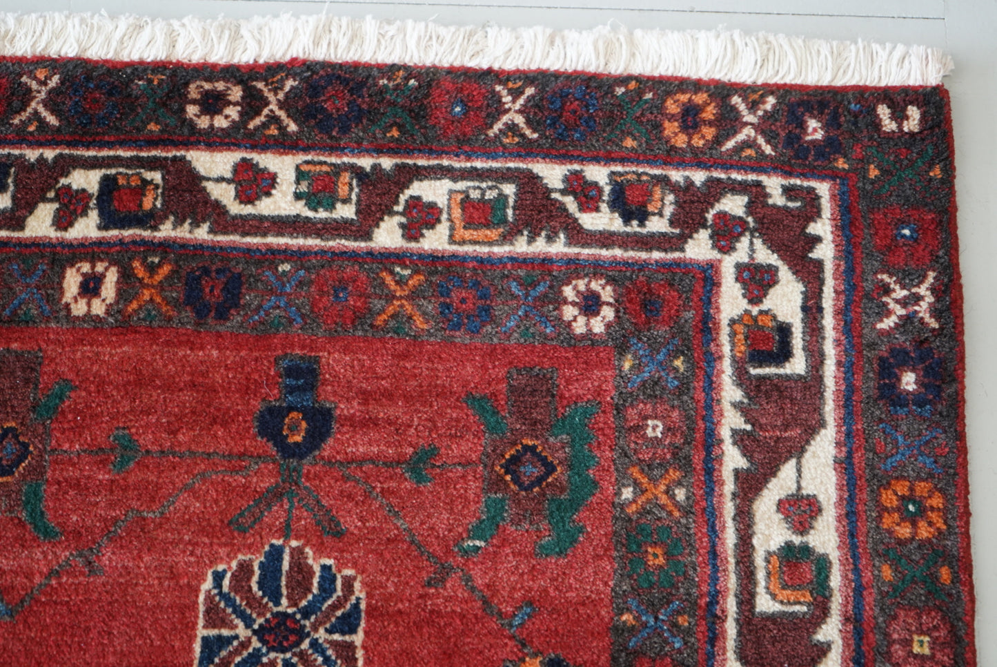 Vintage Persian Sirjan Red Wool Medallion Rug | Handmade | 218 x 162 cm