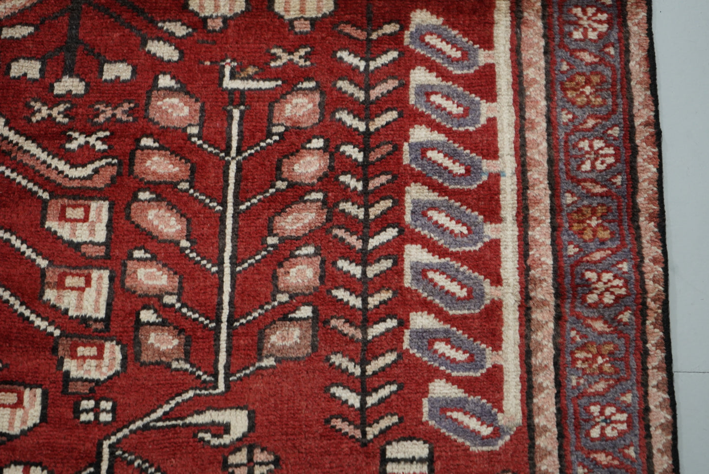 Vintage Handmade Bakhtiari Rug | 200 x 132 cm