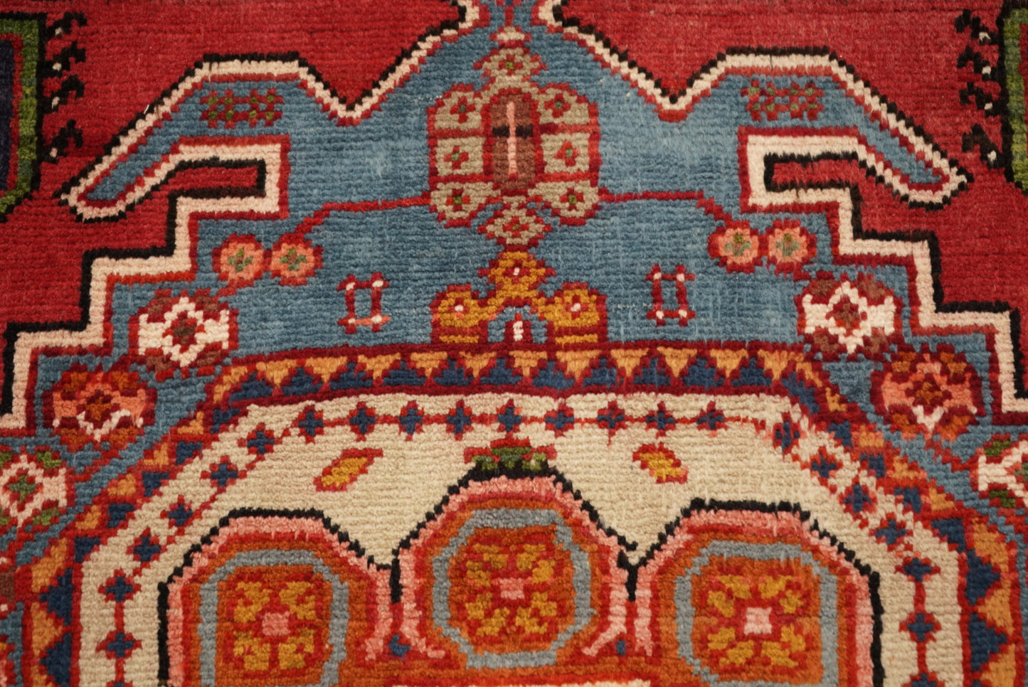 Vintage Handmade Mahabad rug 192 x 132 cm
