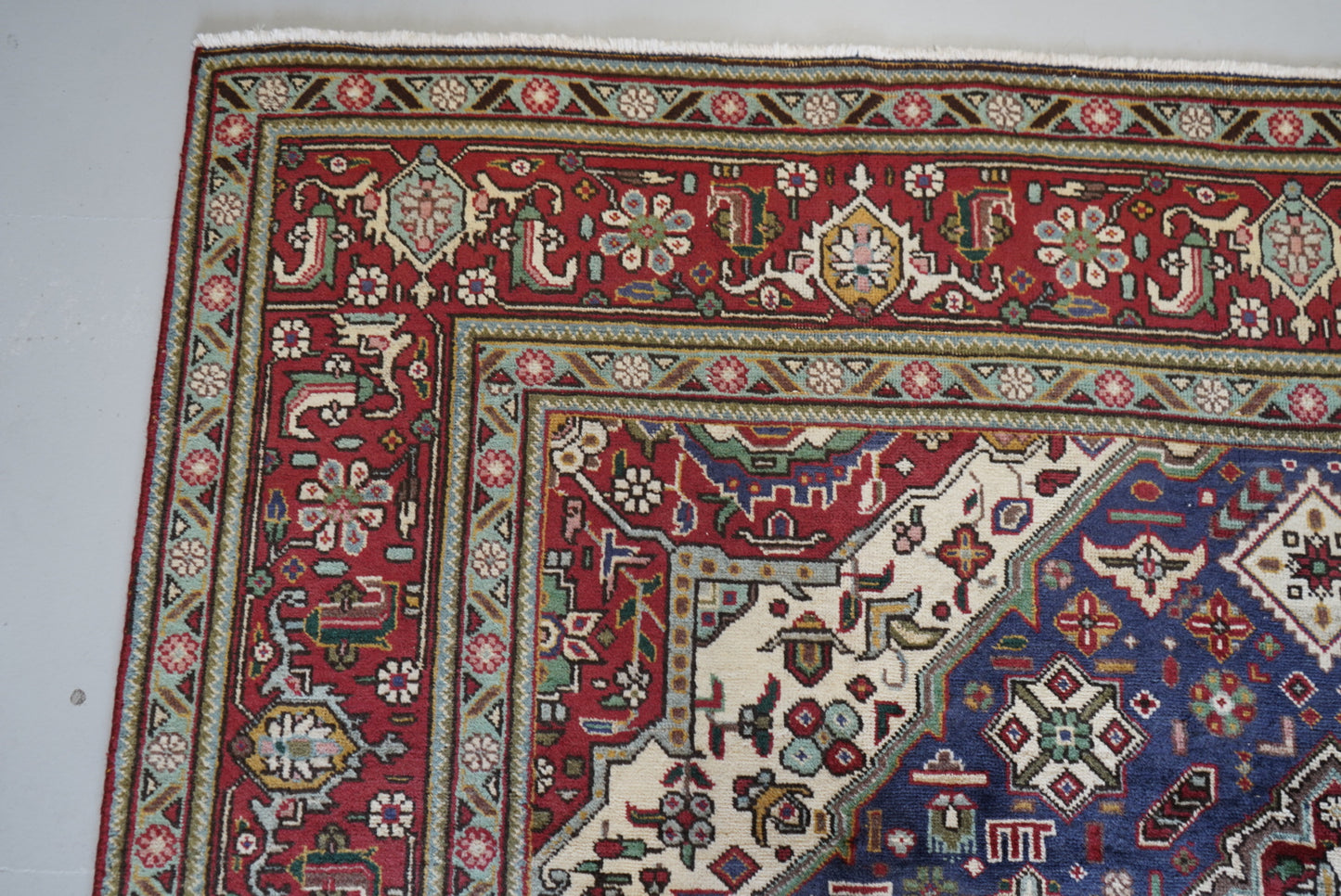 Vintage Persian Tabriz Navy Wool Floral Medallion Rug | Handmade | 296 x 209 cm