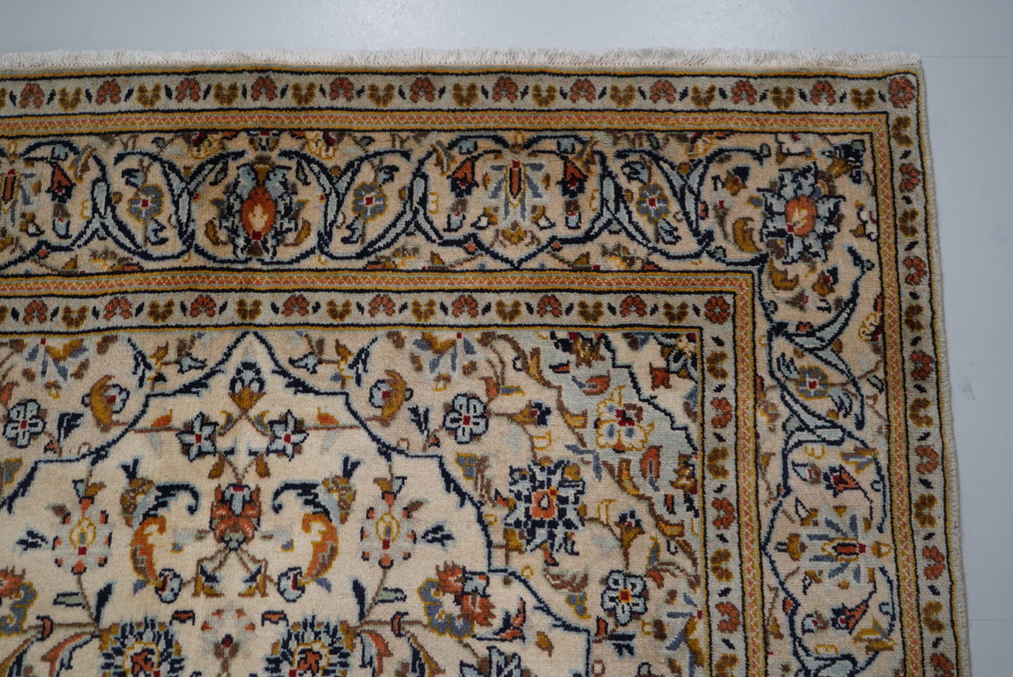 Vintage Persian Kashan Cream Wool Rug | Handmade | 283 x 148 cm