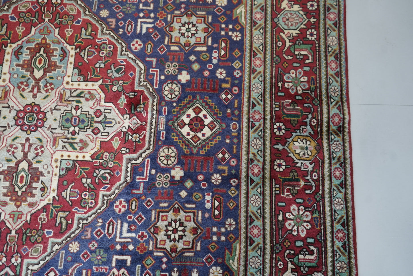 Vintage Persian Tabriz Navy Wool Floral Medallion Rug | Handmade | 296 x 209 cm