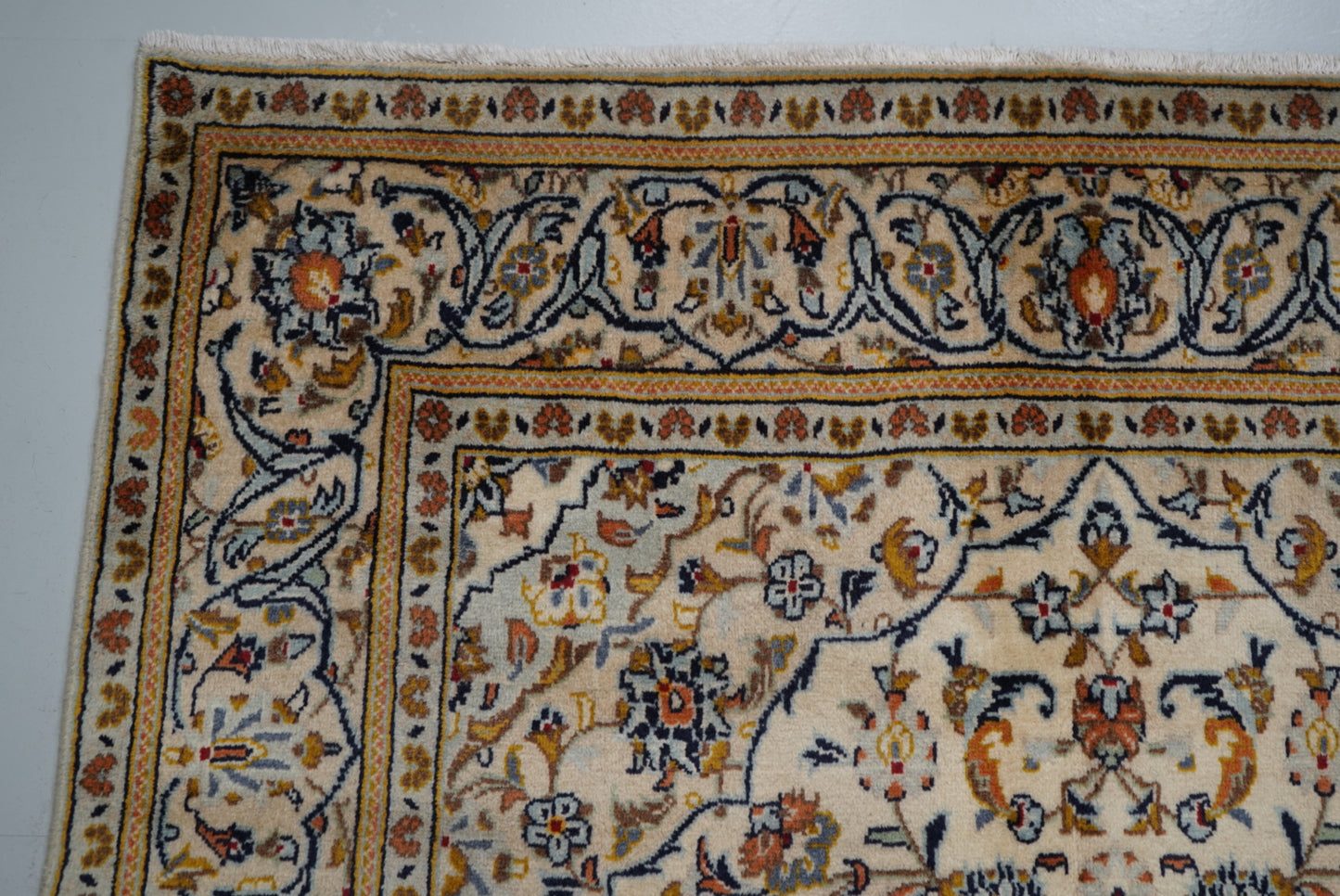 Vintage Persian Kashan Cream Wool Rug | Handmade | 283 x 148 cm