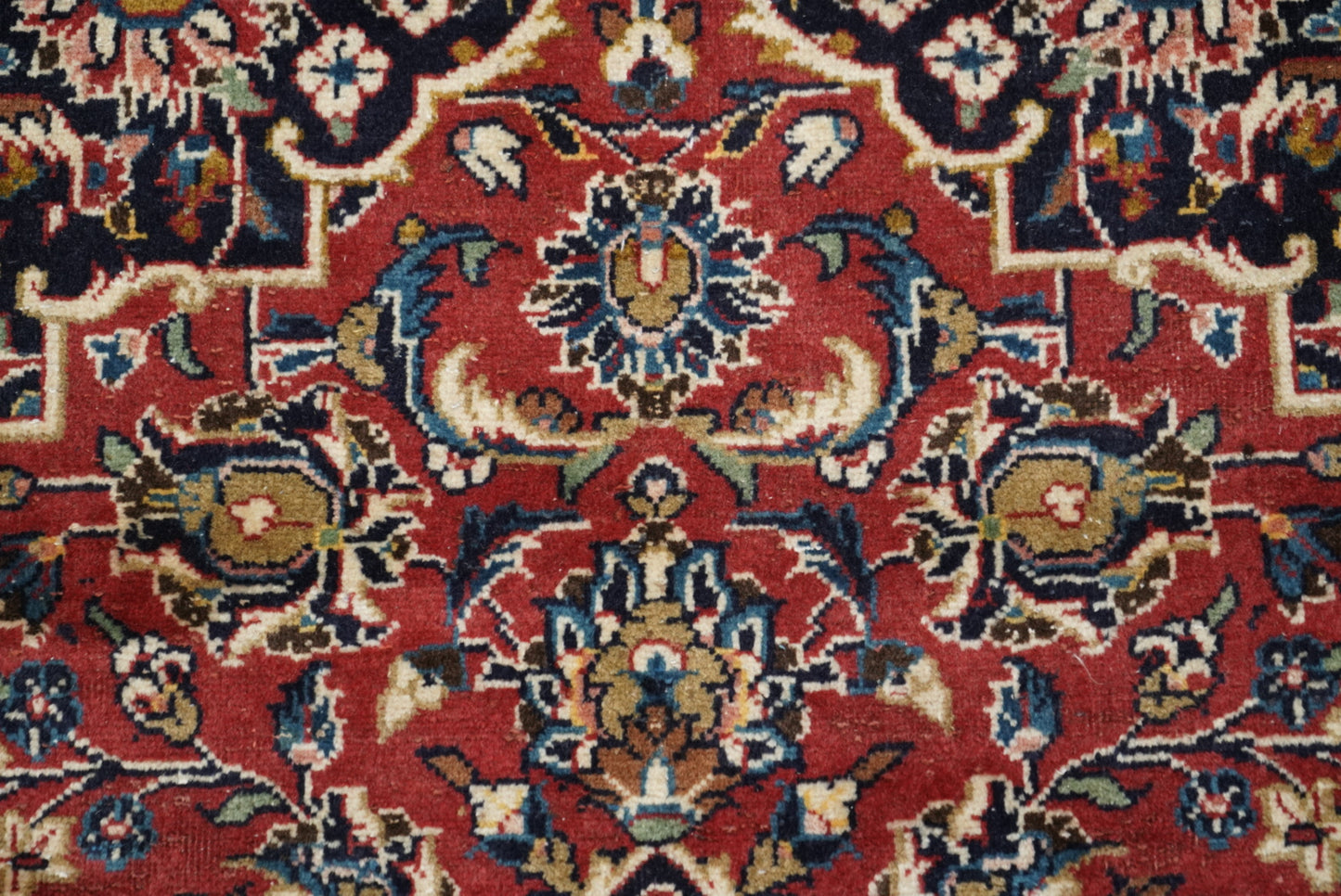 Vintage Persian Kashan Red Wool Floral Medallion Rug | Handmade | 299 x 190 cm