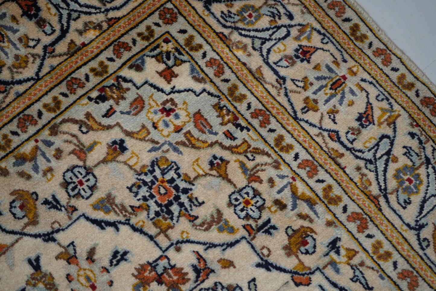 Vintage Persian Kashan Cream Wool Rug | Handmade | 283 x 148 cm