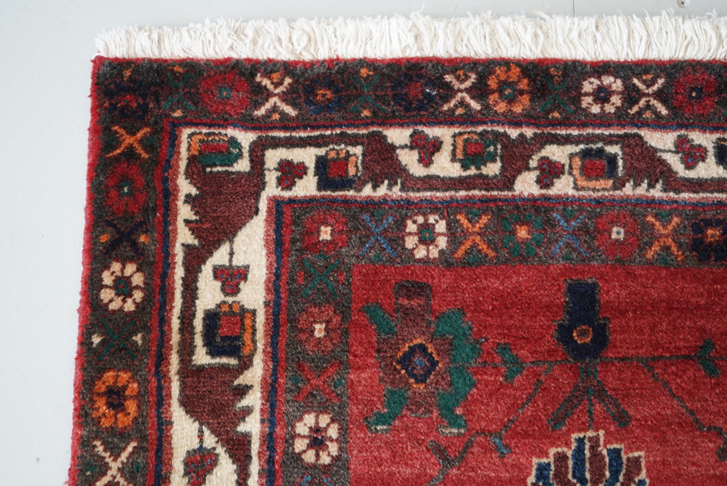 Vintage Persian Sirjan Red Wool Medallion Rug | Handmade | 218 x 162 cm