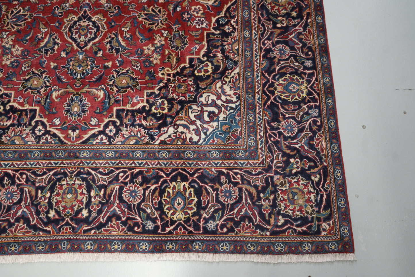 Vintage Persian Kashan Red Wool Floral Medallion Rug | Handmade | 299 x 190 cm
