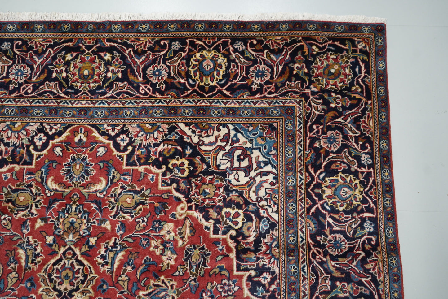 Vintage Persian Kashan Red Wool Floral Medallion Rug | Handmade | 299 x 190 cm