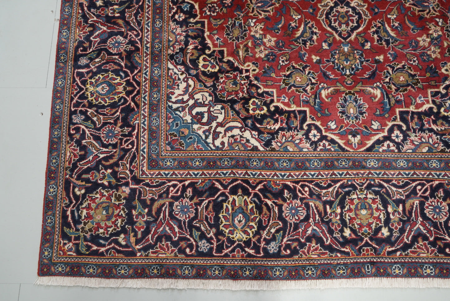 Vintage Persian Kashan Red Wool Floral Medallion Rug | Handmade | 299 x 190 cm