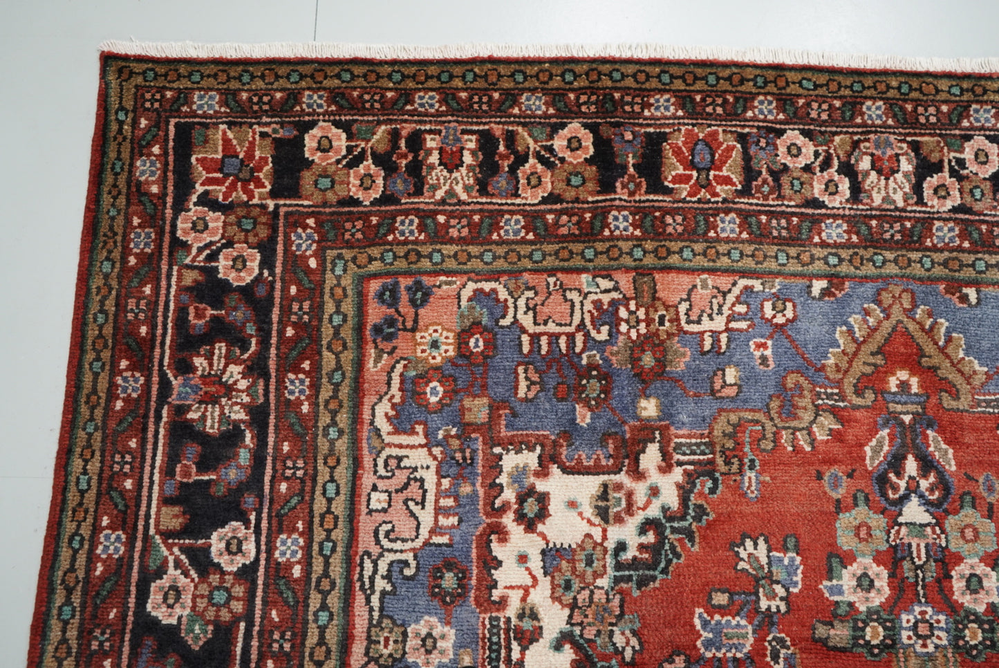 Vintage Persian Bibikabad Red Wool Floral Medallion Rug | Handmade | 295 x 217 cm