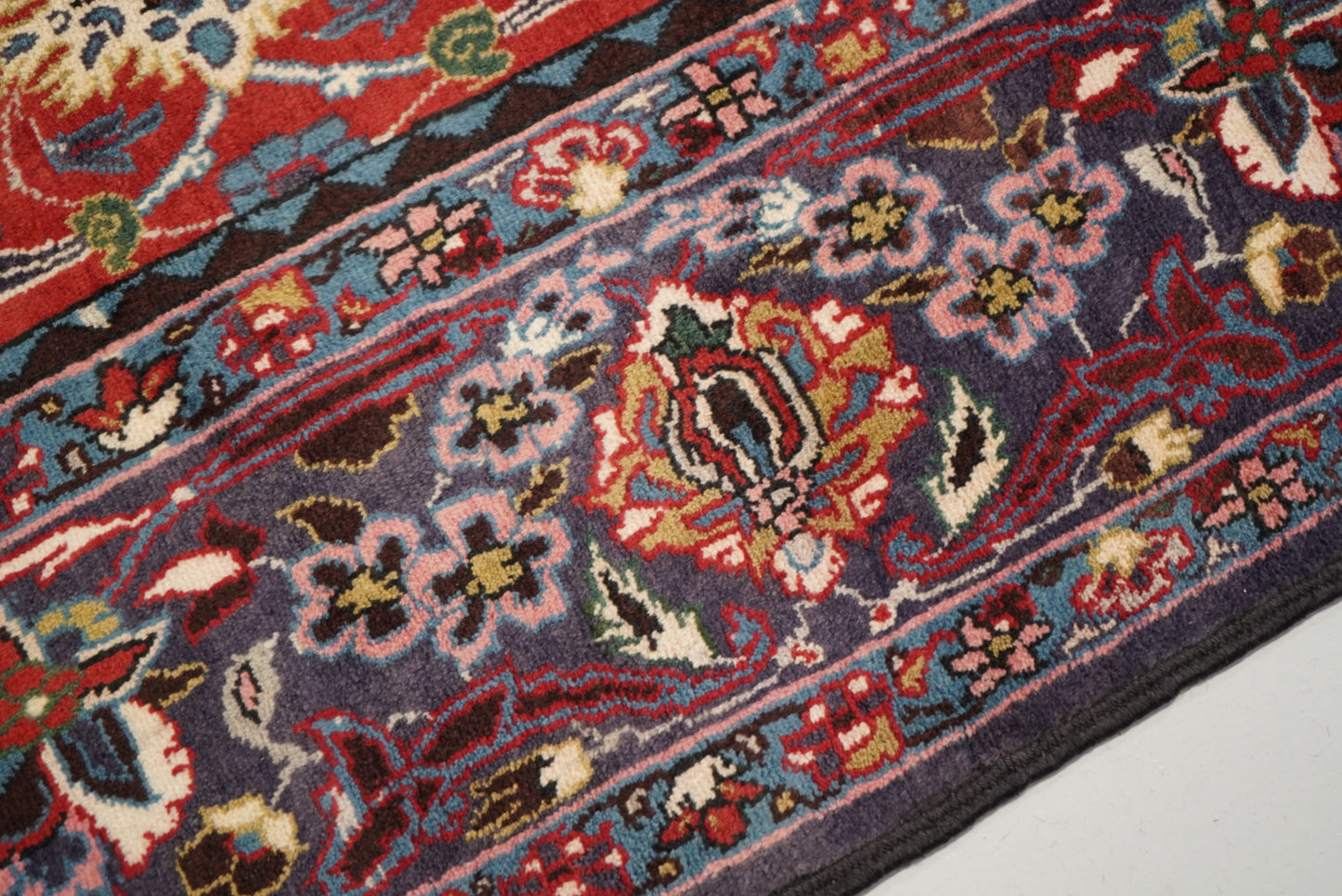 Handmade Persian Arak Medallion Wool Rug | 345 x 208 cm | Red & Navy | Vintage