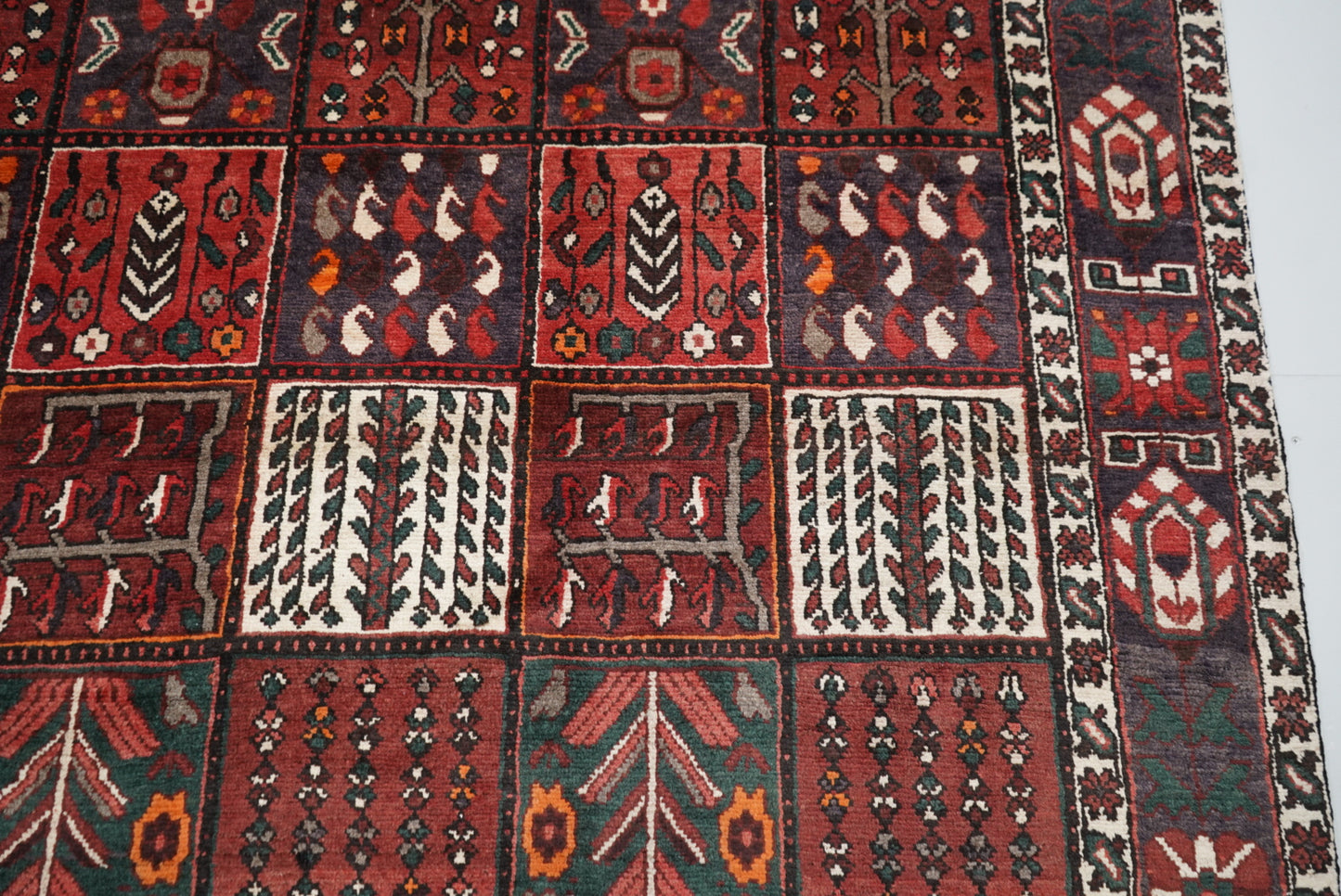Vintage Handmade Bakhtiari Rug 288 x 204 cm