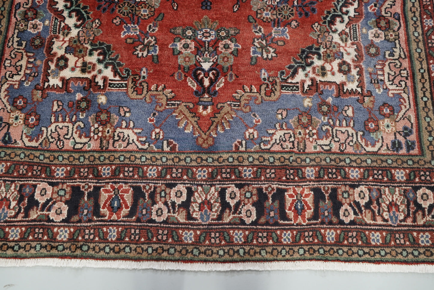Vintage Persian Bibikabad Red Wool Floral Medallion Rug | Handmade | 295 x 217 cm