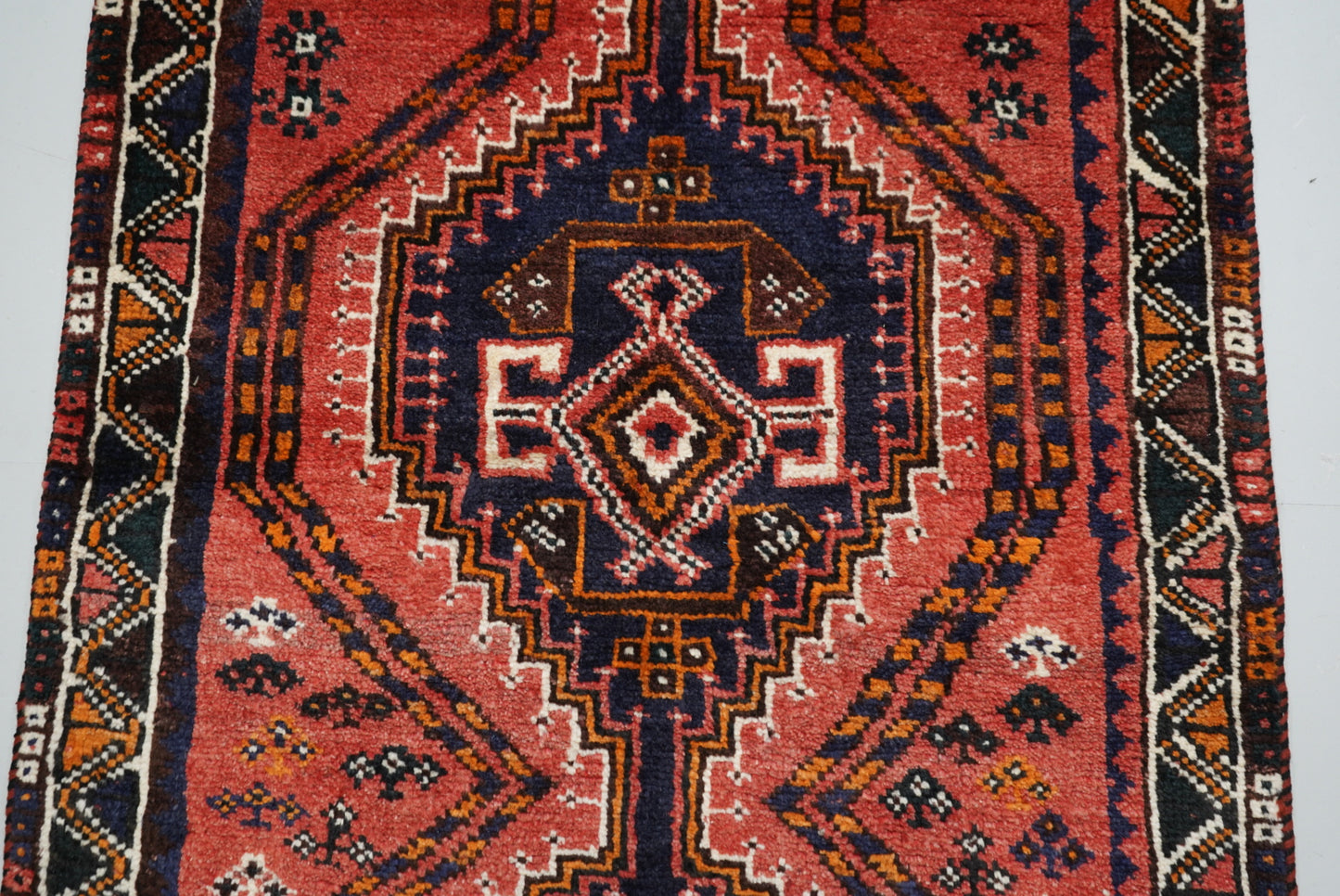 Handmade Persian Shiraz Tribal Wool Rug | 145 x 96 cm | Red & Navy | Vintage