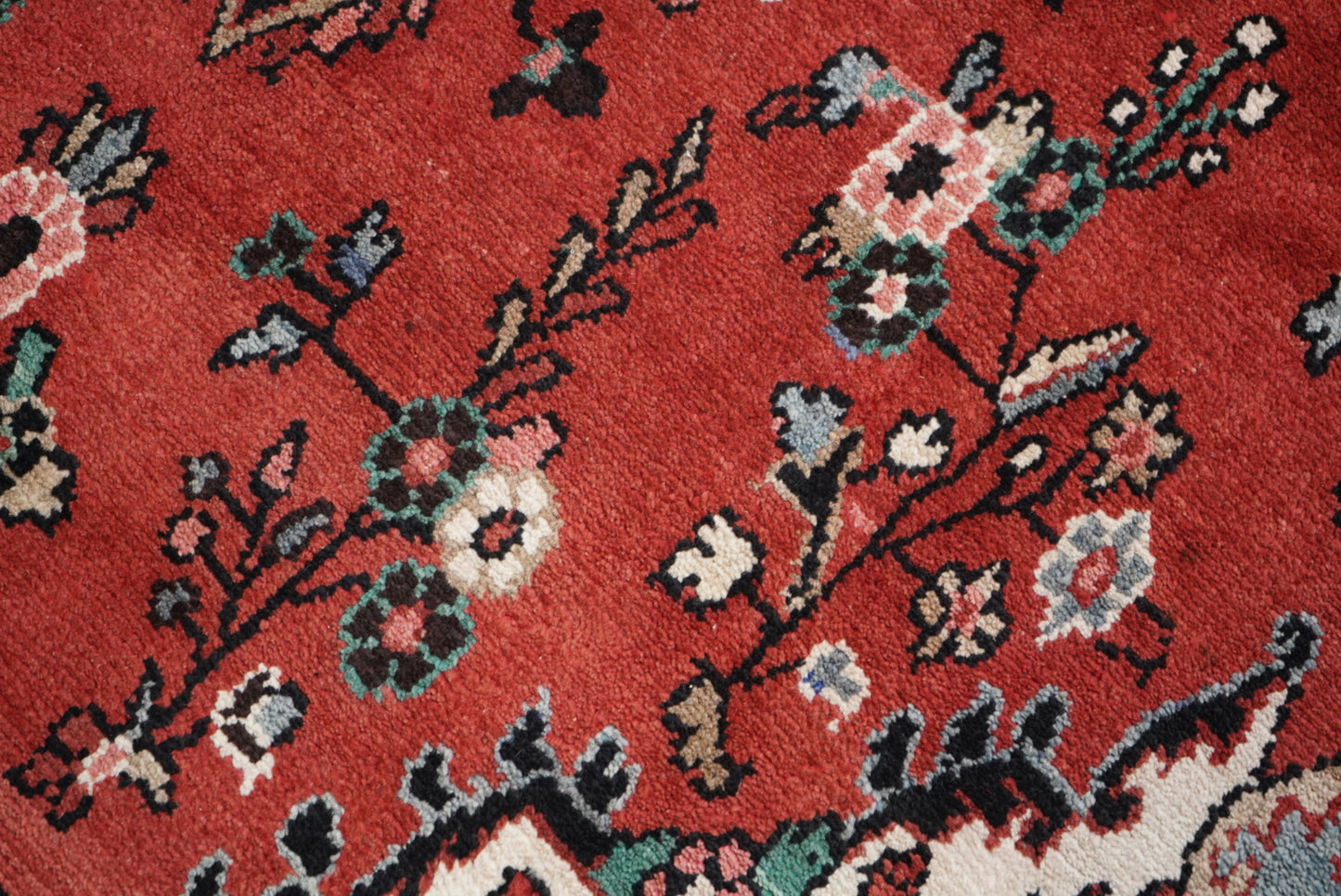 Vintage Persian Bibikabad Red Wool Rug | Handmade | 284 x 205 cm