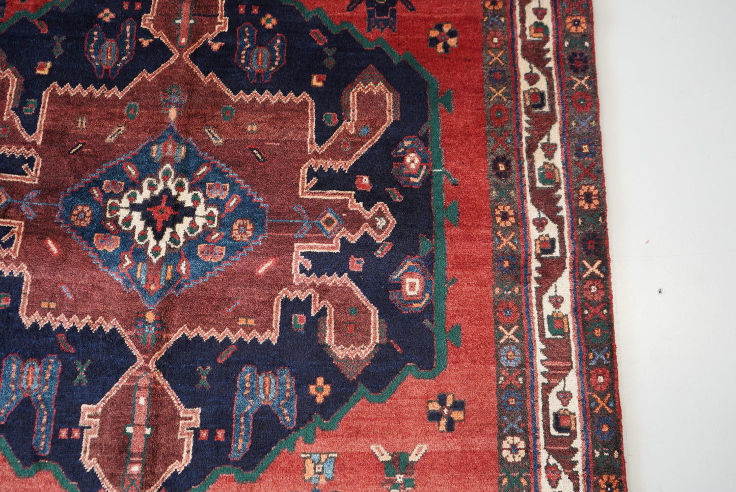 Vintage Persian Sirjan Red Wool Medallion Rug | Handmade | 218 x 162 cm