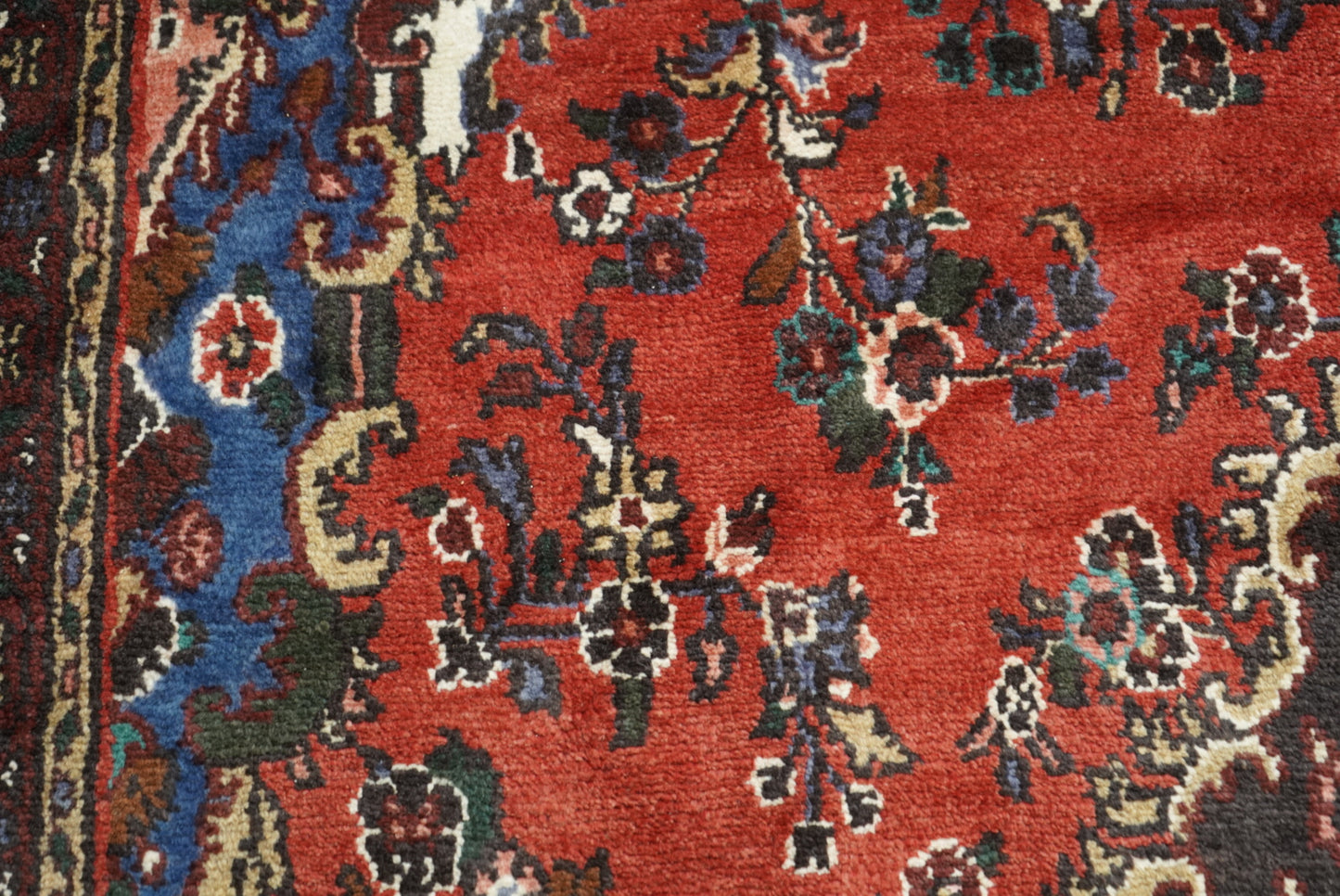 Vintage Persian Bibikabad Red Wool Floral Medallion Rug | Handmade | 295 x 212 cm