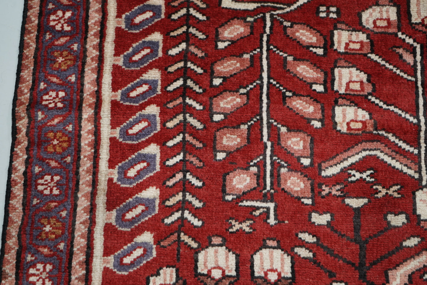 Vintage Handmade Bakhtiari Rug | 200 x 132 cm