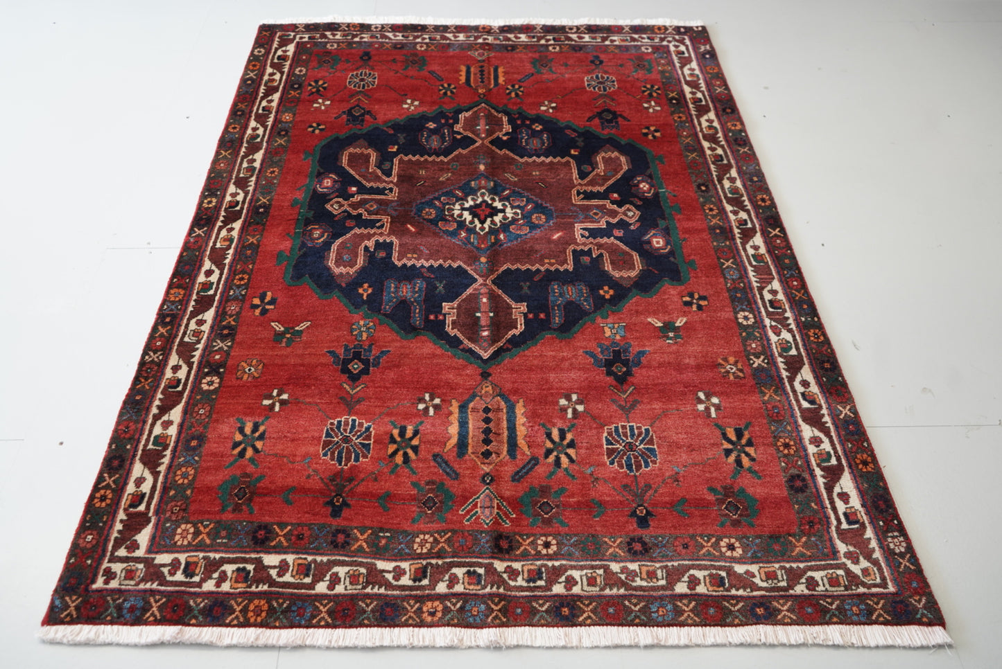 Vintage Persian Sirjan Red Wool Medallion Rug | Handmade | 218 x 162 cm