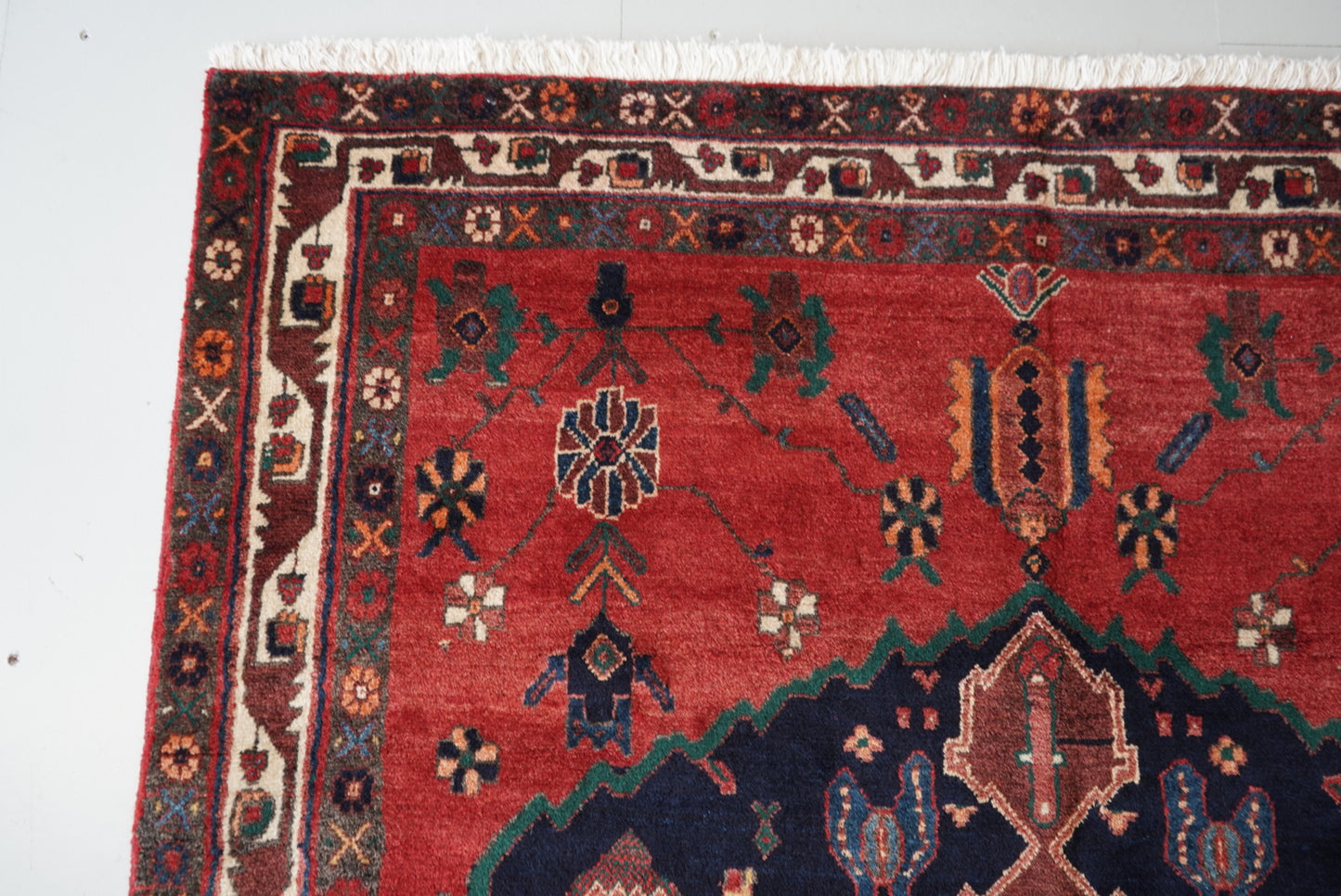 Vintage Persian Sirjan Red Wool Medallion Rug | Handmade | 218 x 162 cm