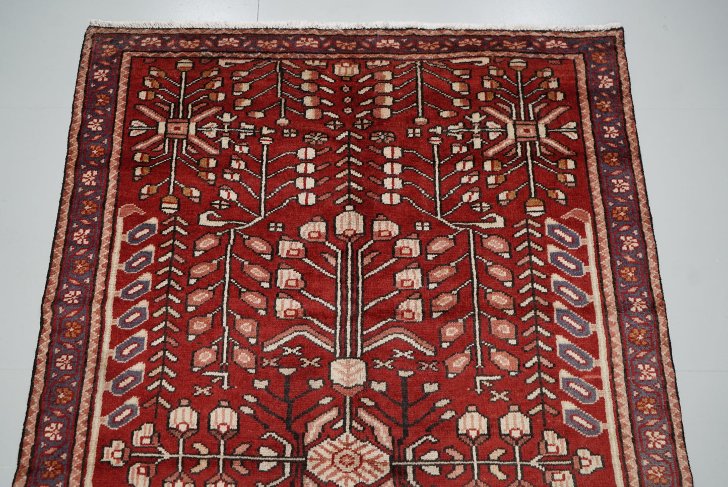 Vintage Handmade Bakhtiari Rug | 200 x 132 cm