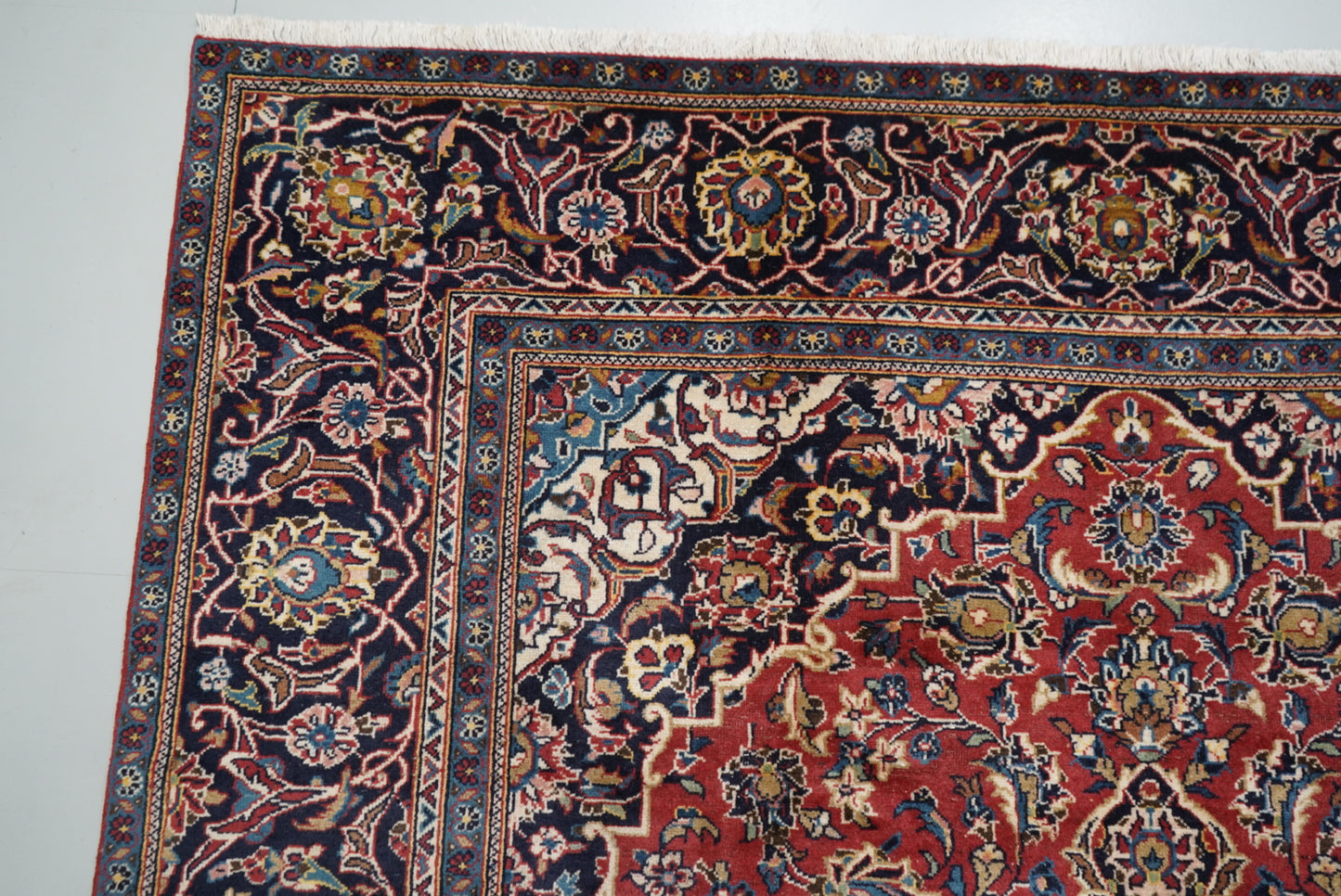 Vintage Persian Kashan Red Wool Floral Medallion Rug | Handmade | 299 x 190 cm