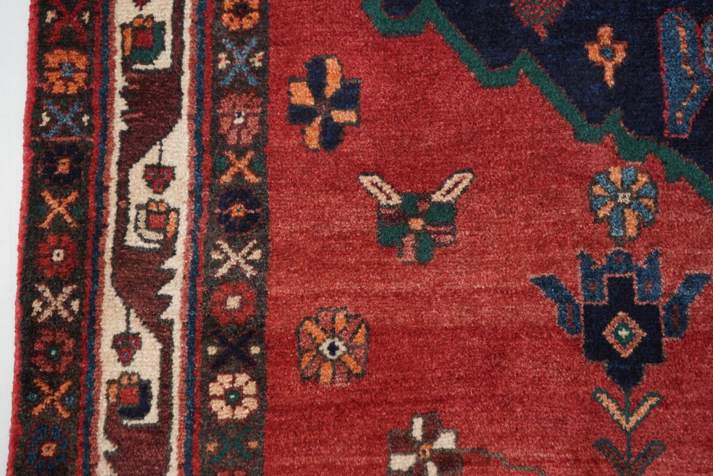 Vintage Persian Sirjan Red Wool Medallion Rug | Handmade | 218 x 162 cm