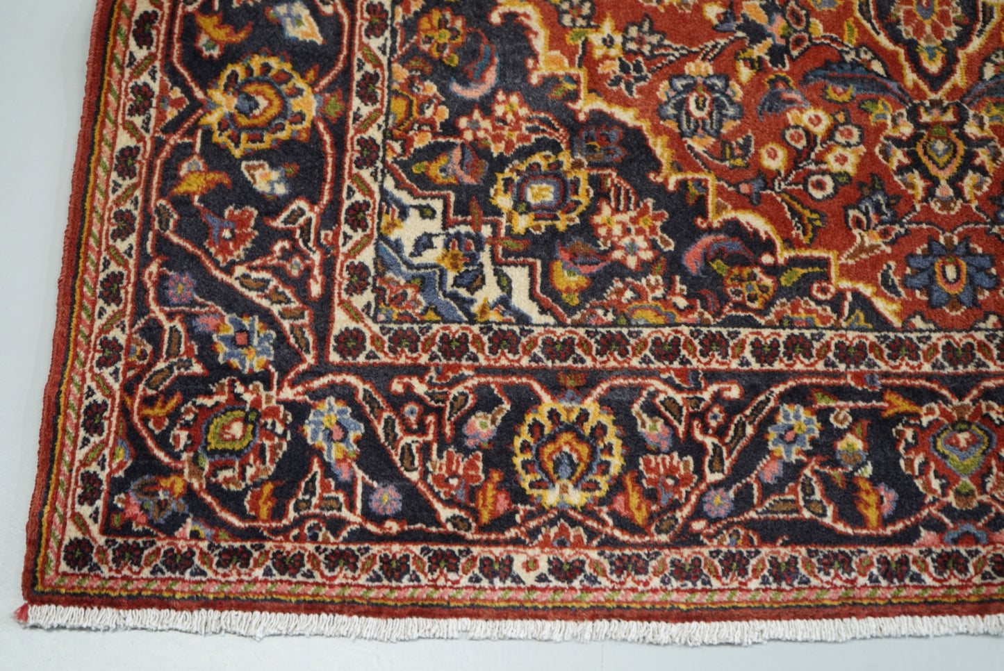 Vintage Persian Kashan Red Wool Floral Medallion Rug | Handmade | 200 x 134 cm