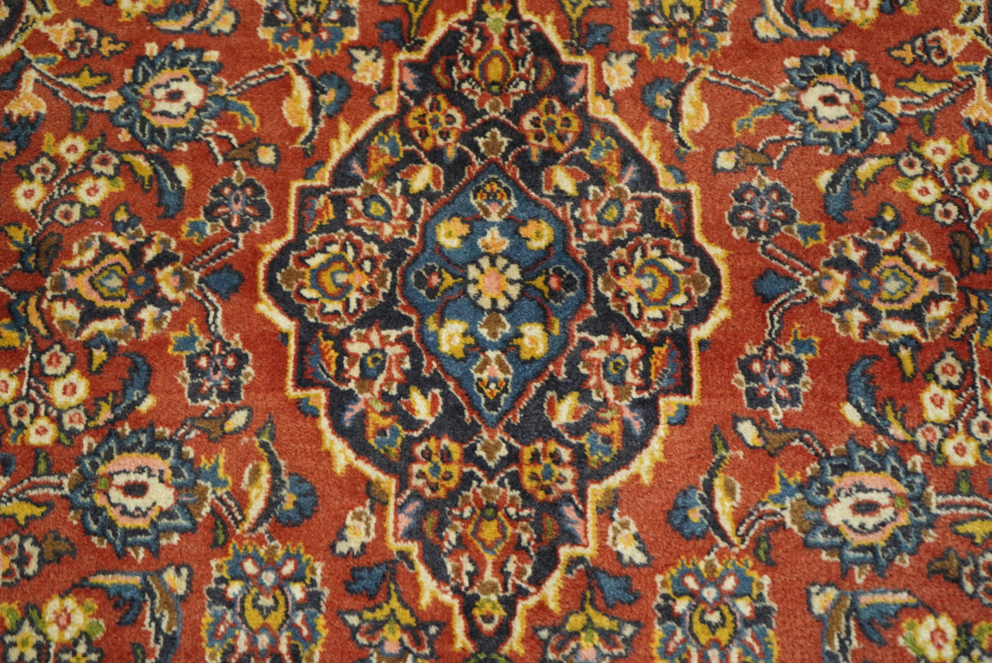 Vintage Persian Kashan Red Wool Floral Medallion Rug | Handmade | 200 x 134 cm