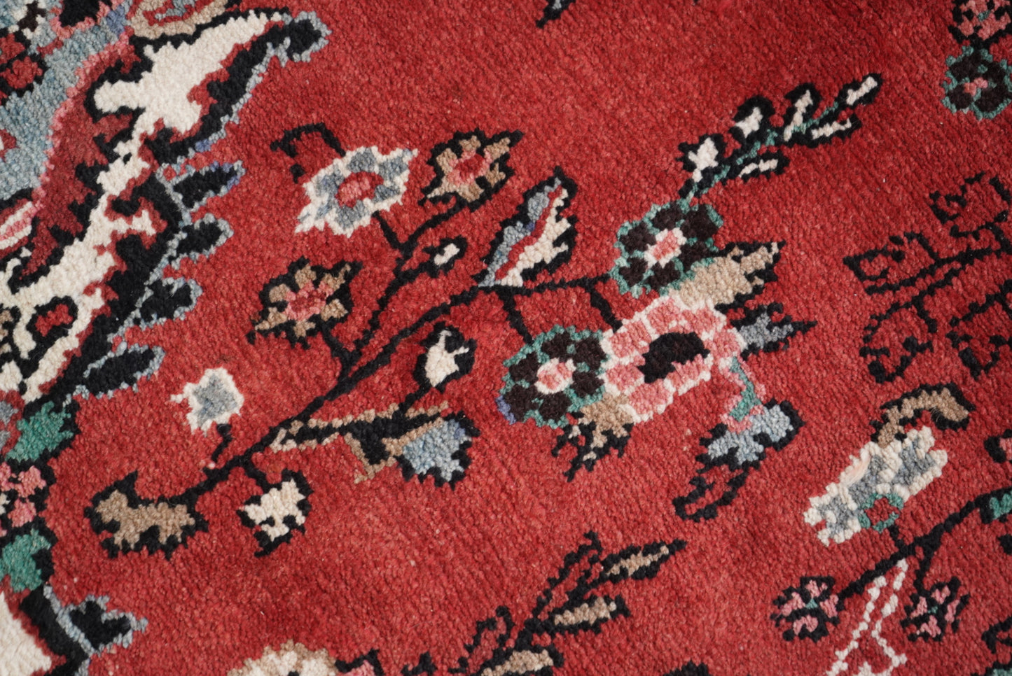 Vintage Persian Bibikabad Red Wool Rug | Handmade | 284 x 205 cm