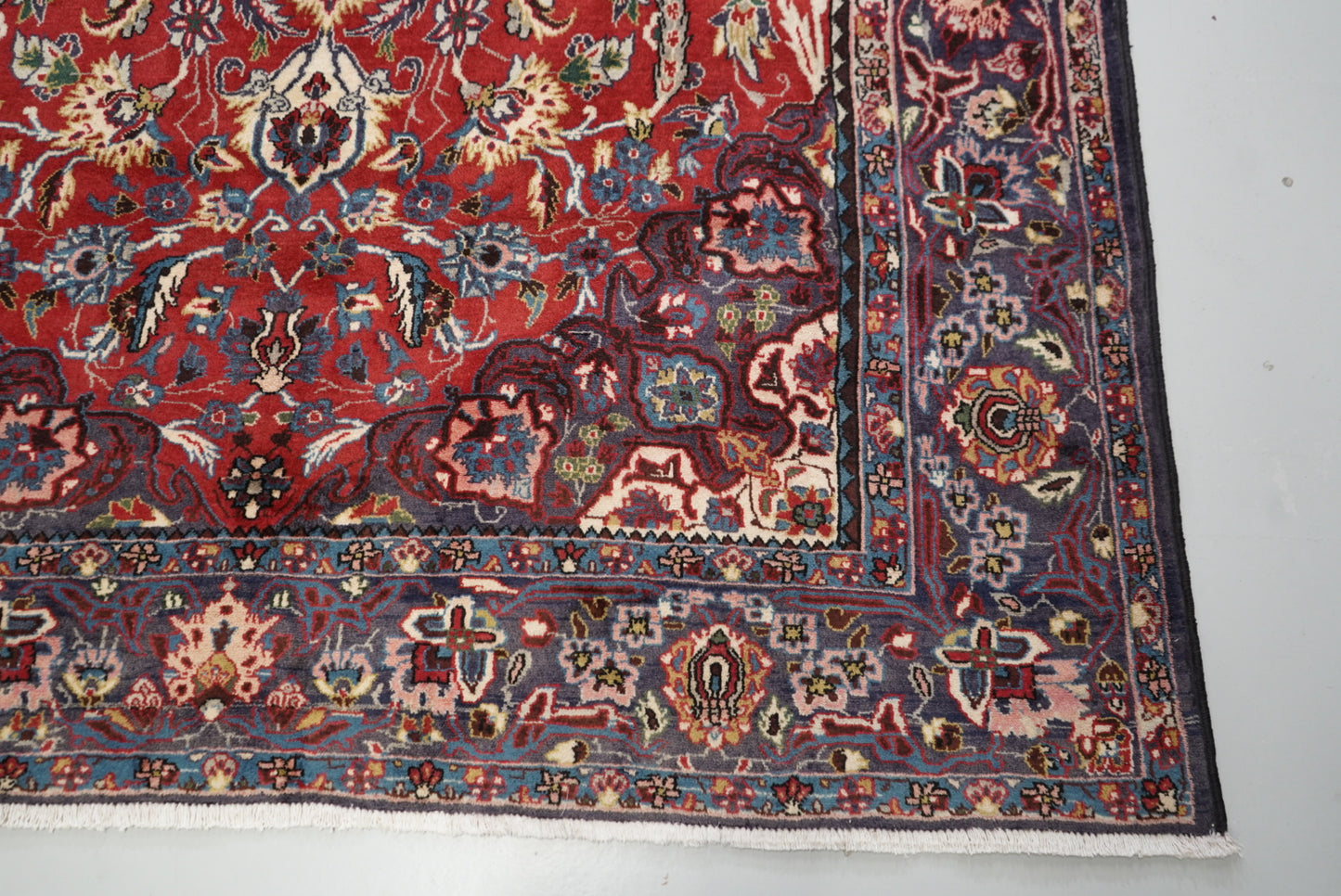 Handmade Persian Arak Medallion Wool Rug | 345 x 208 cm | Red & Navy | Vintage