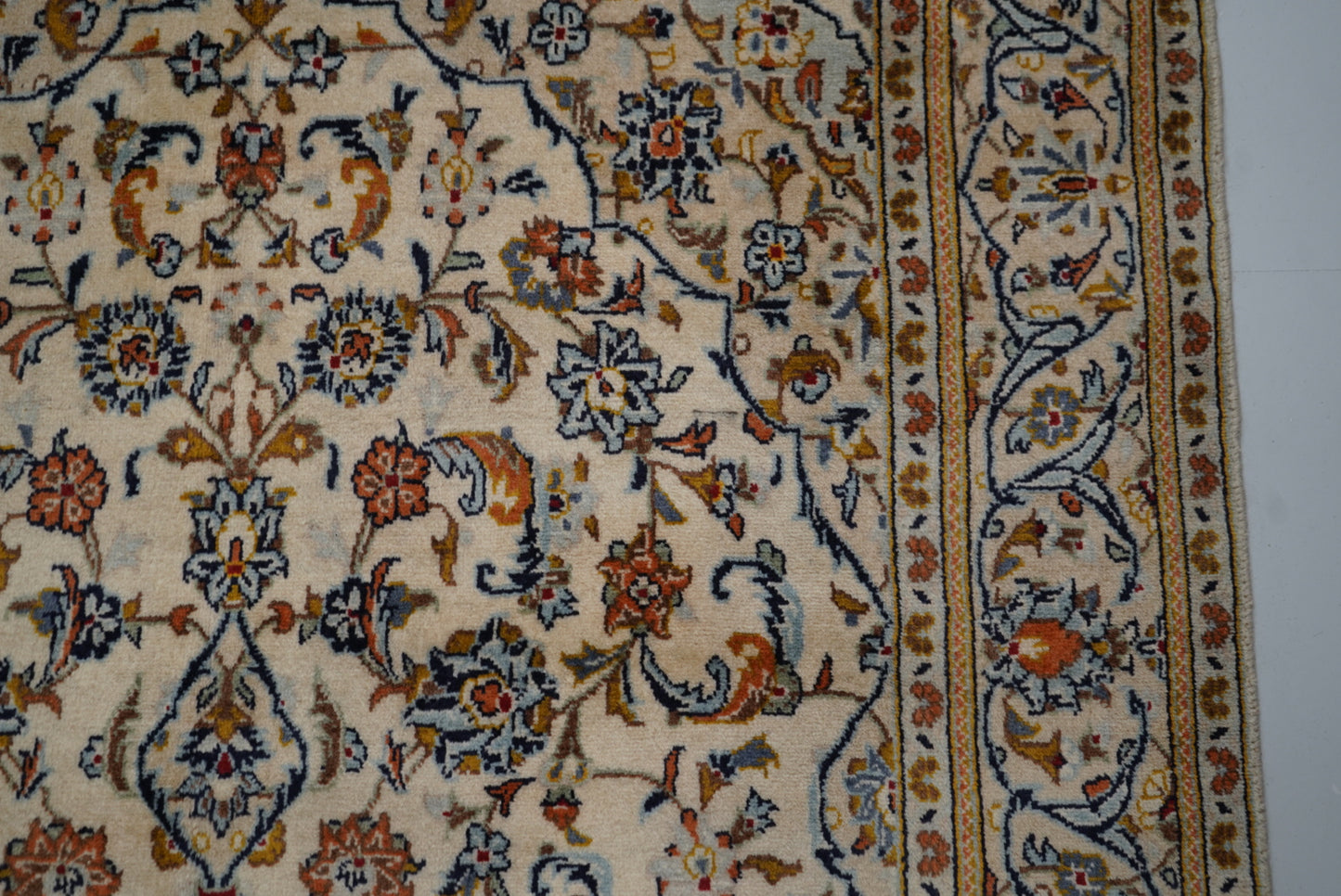 Vintage Persian Kashan Cream Wool Rug | Handmade | 283 x 148 cm