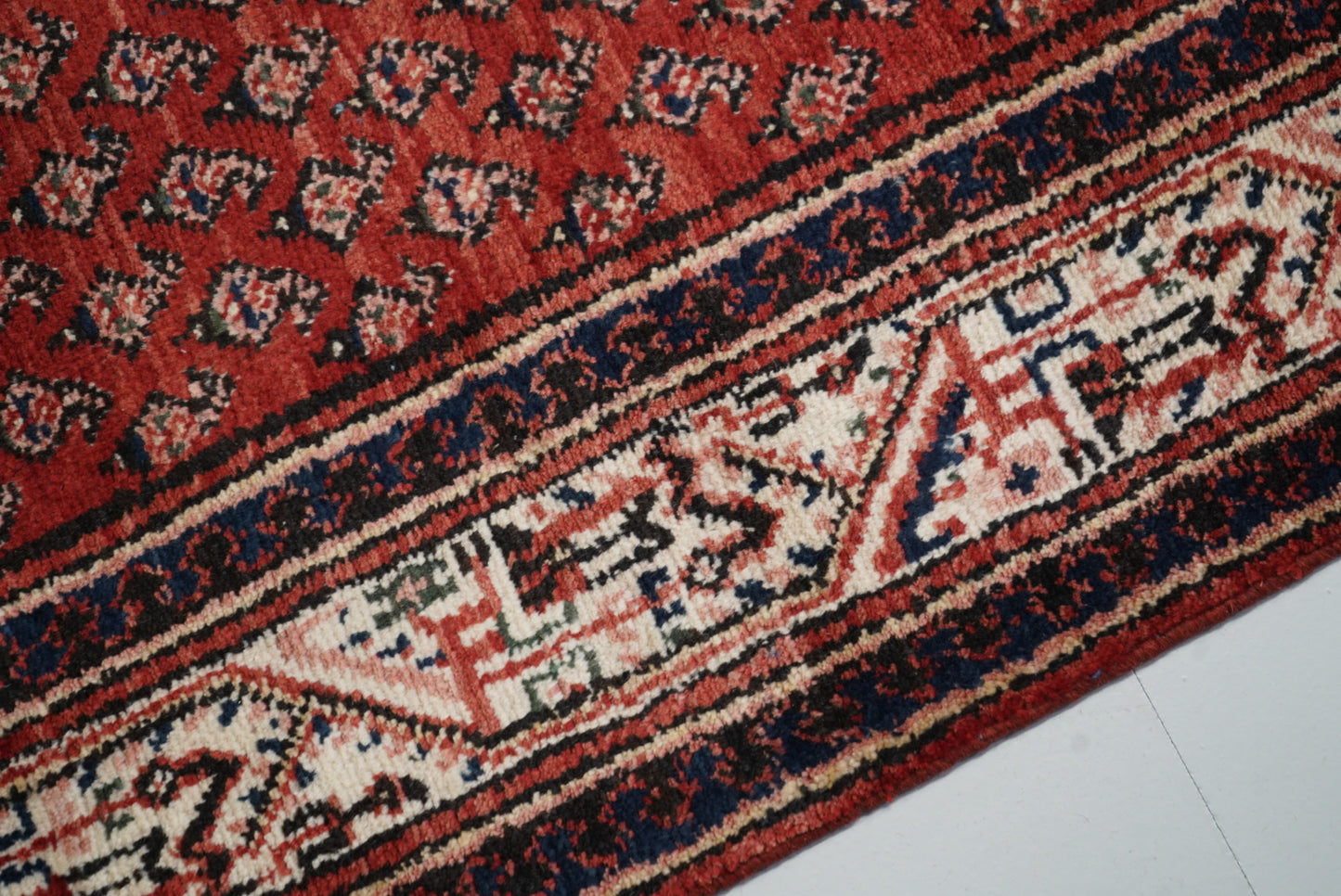 Vintage Persian Sarouk Red Wool Rug | Handmade | 322 x 218 cm
