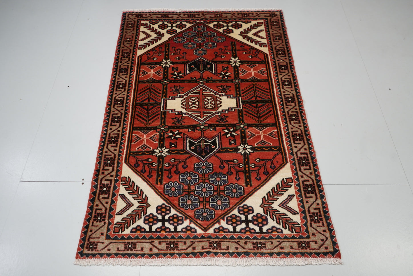 Persian Hamadan Red Wool Geometric Rug | Handmade | 162 x 108 cm