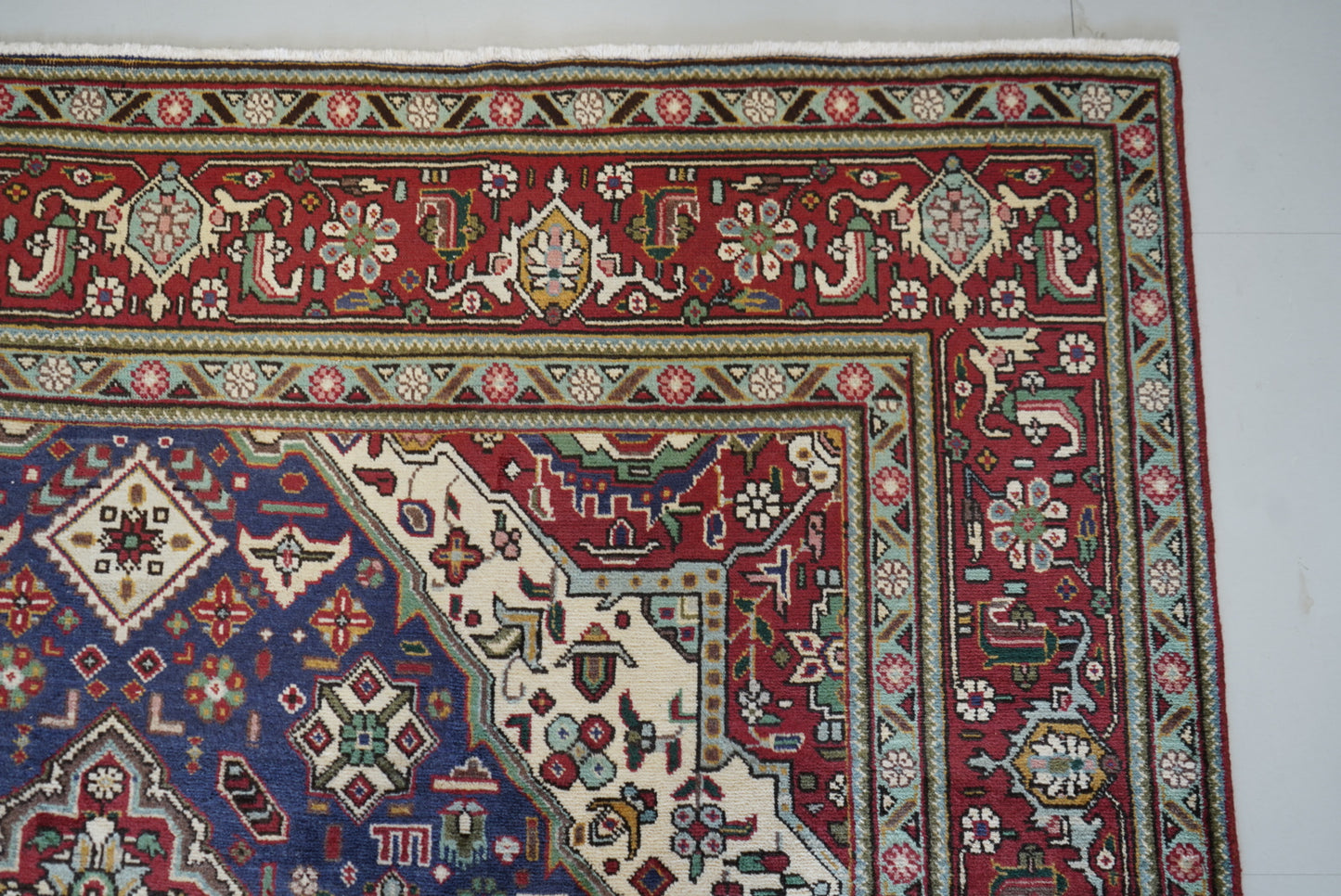 Vintage Persian Tabriz Navy Wool Floral Medallion Rug | Handmade | 296 x 209 cm