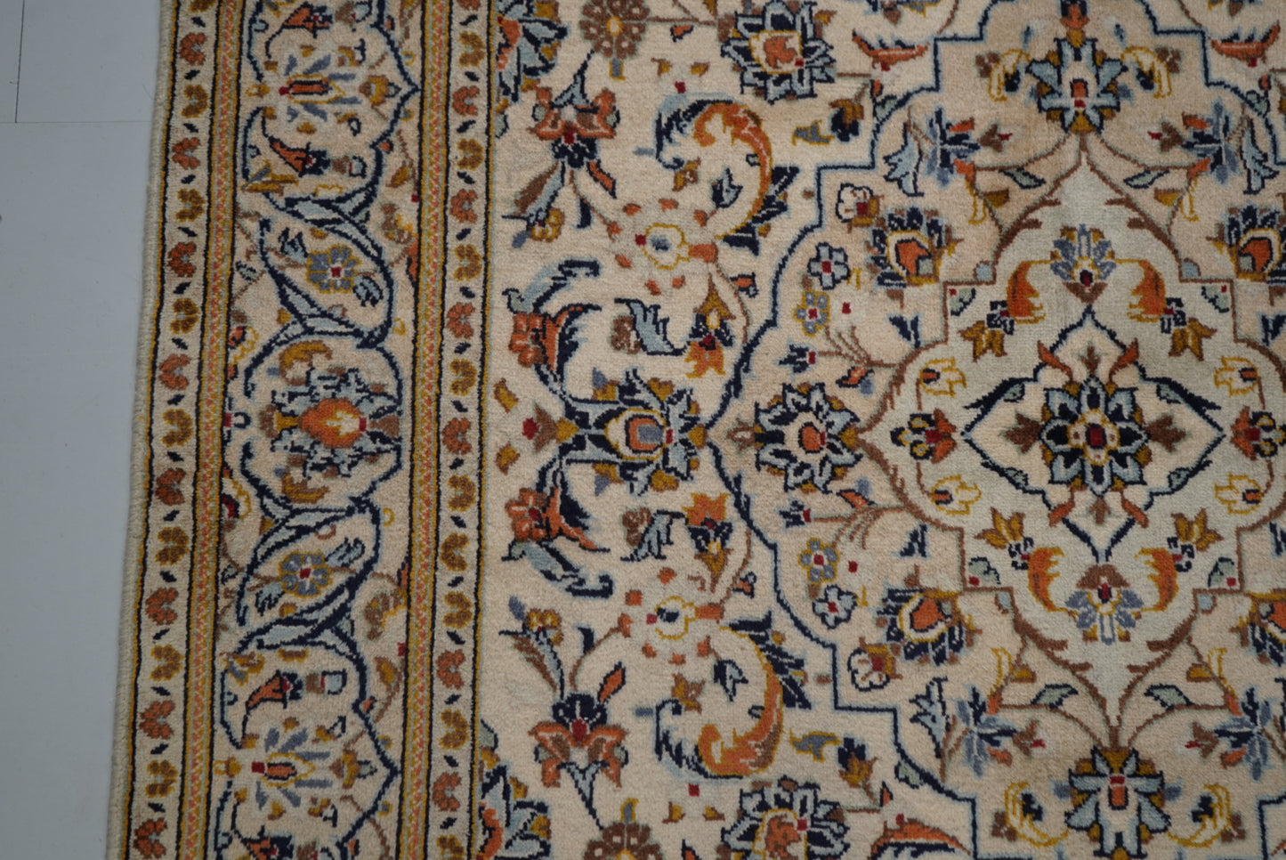 Vintage Persian Kashan Cream Wool Rug | Handmade | 283 x 148 cm