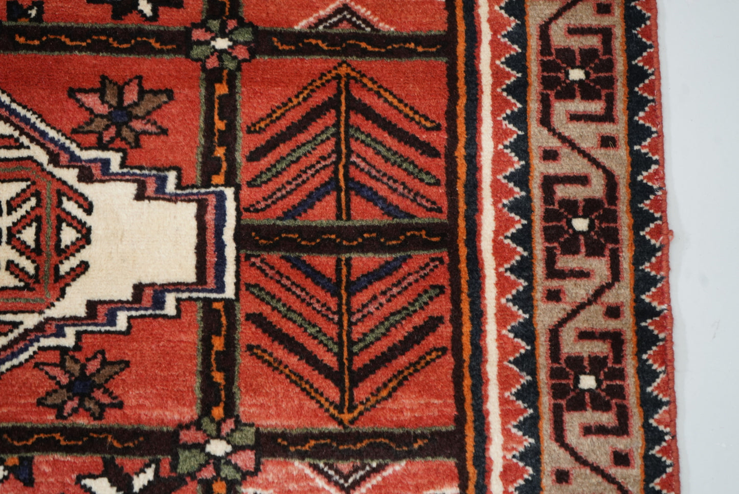 Persian Hamadan Red Wool Geometric Rug | Handmade | 162 x 108 cm